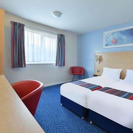 Travelodge Cirencester Quarto foto