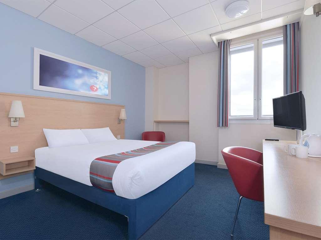 Travelodge Cirencester Quarto foto