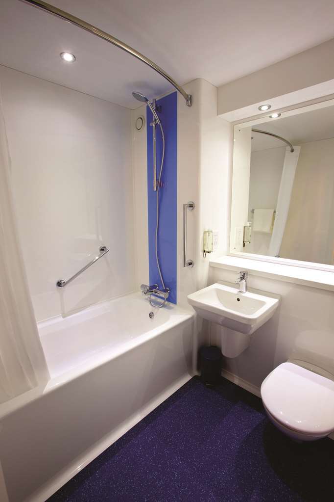 Travelodge Cirencester Quarto foto