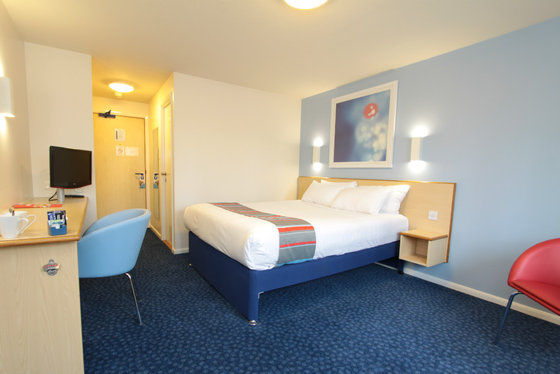 Travelodge Cirencester Quarto foto