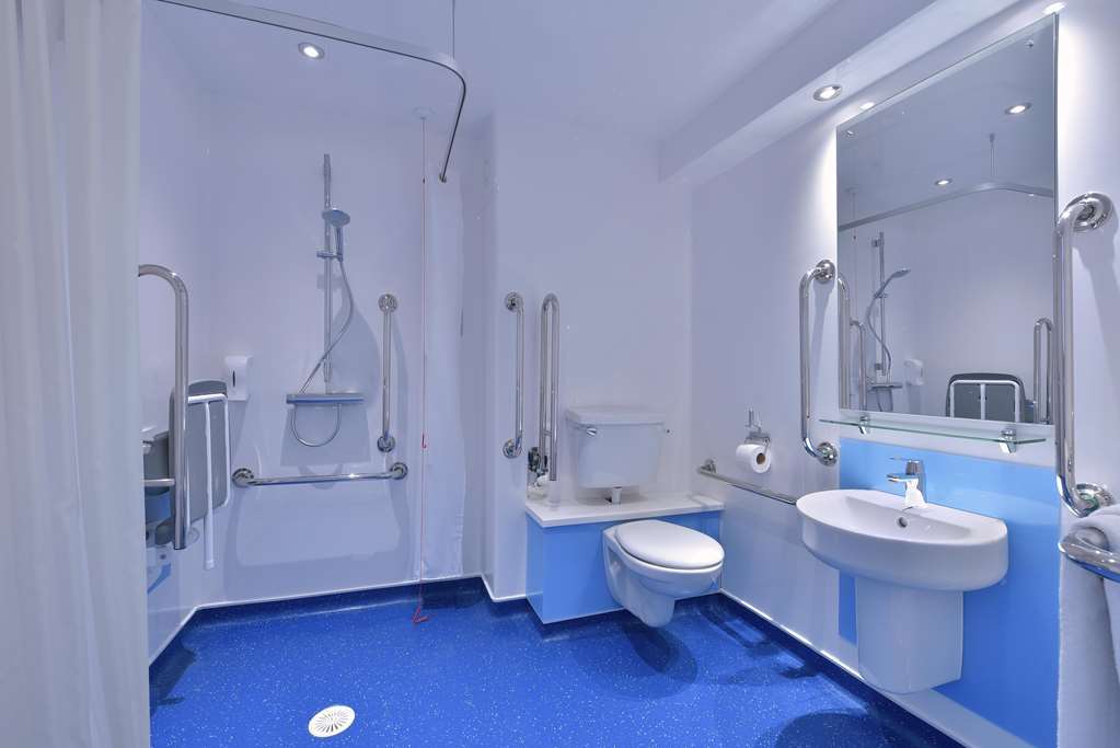 Travelodge Cirencester Quarto foto